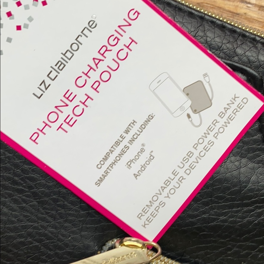 Liz Claiborne phone charging tech pouch black - Picture 2 of 7